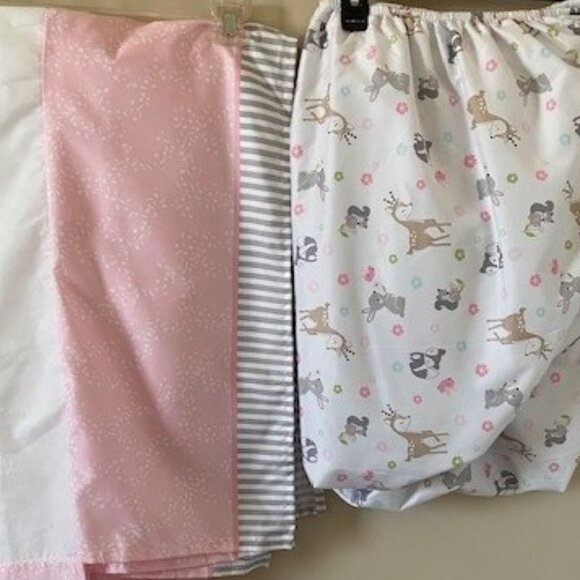 4-Piece Pink Baby Crib Set - Picture 6 of 6